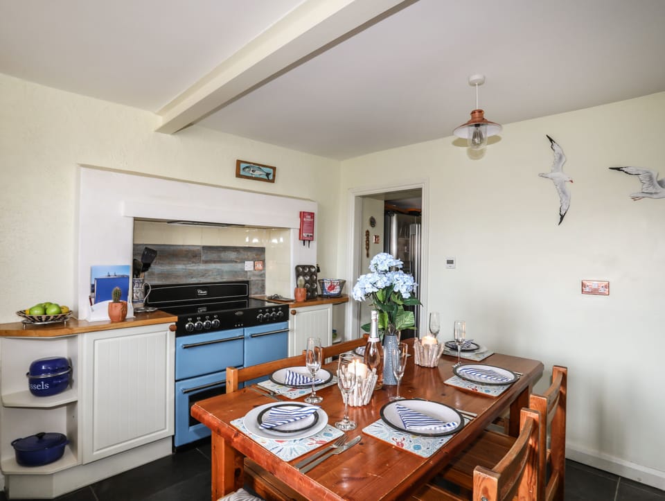 Cottage | Interior