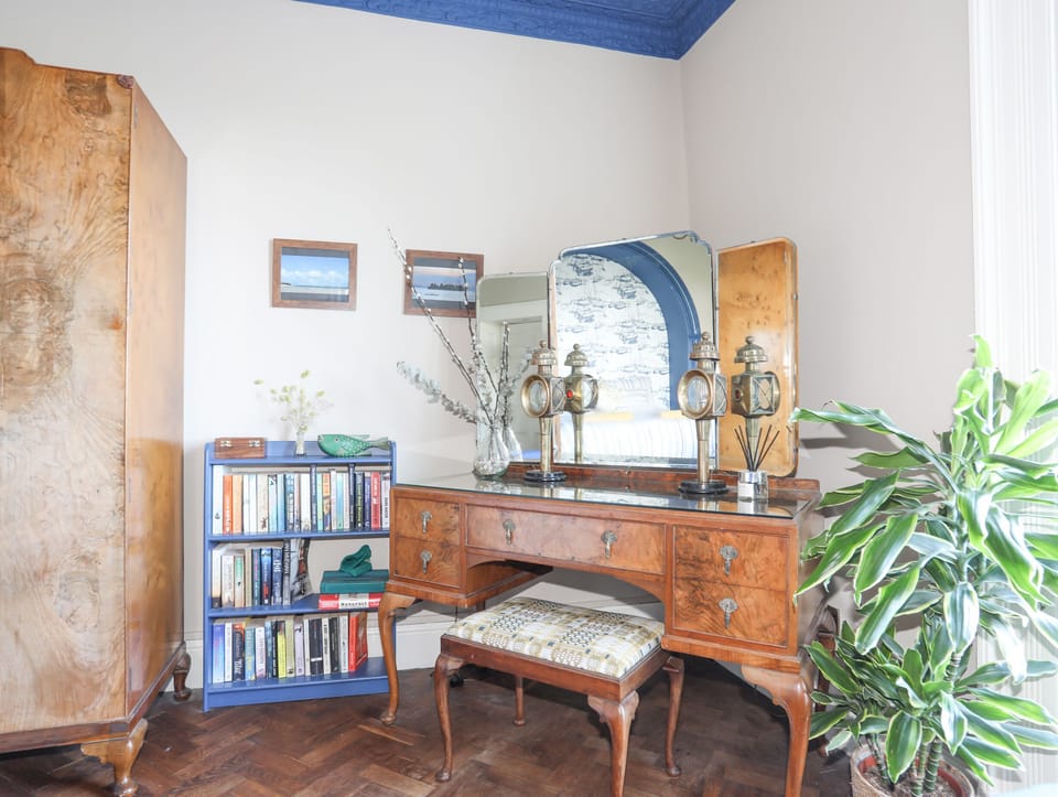 Cottage | Interior