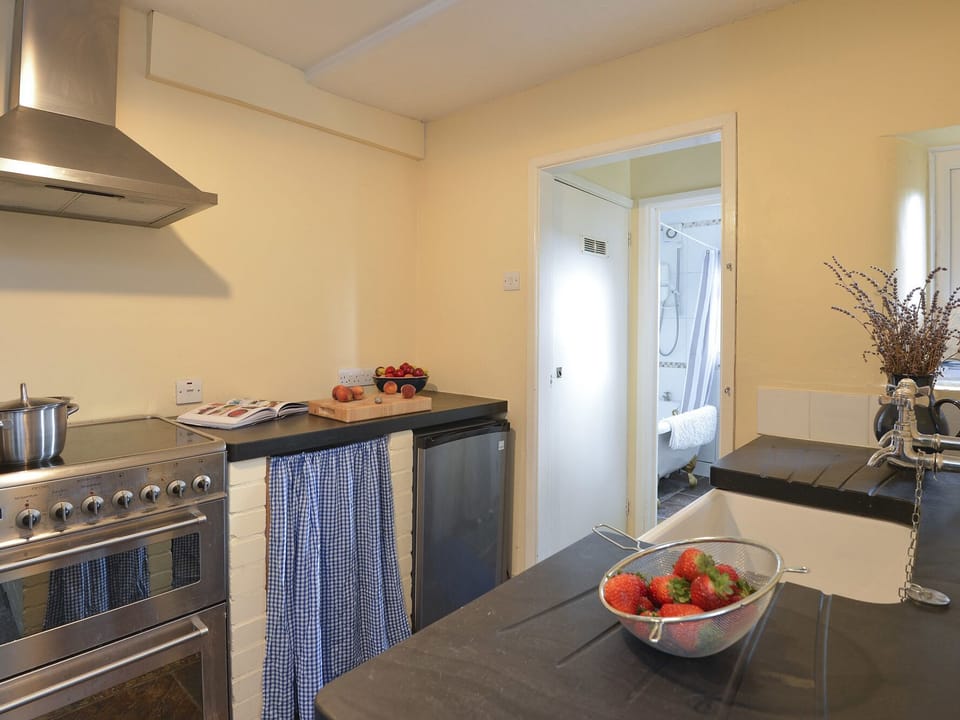 Cottage | Private kitchen | Microwave, stovetop, highchair, cookware/dishes/utensils