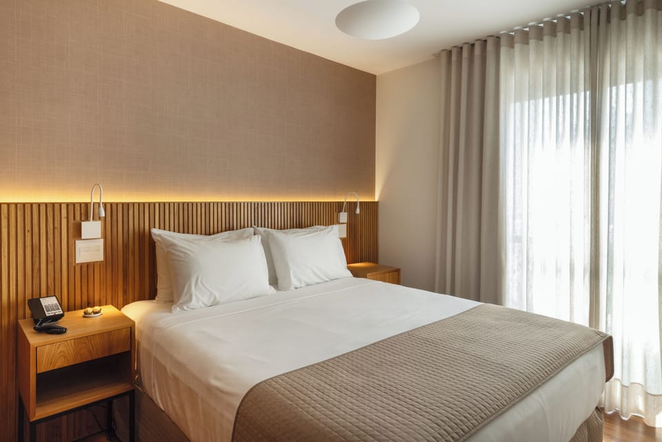 Deluxe Double Room | Minibar, in-room safe, desk, soundproofing
