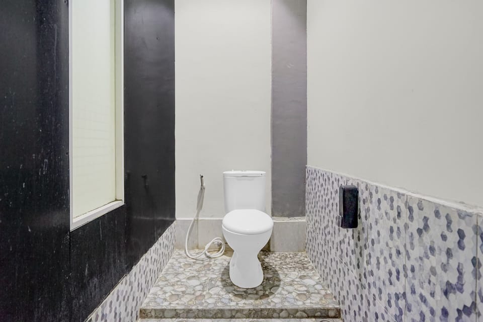 Deluxe Single Room | Bathroom | Shower, free toiletries, soap, shampoo