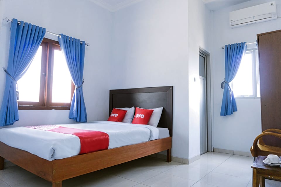 Standard Double Room | Free WiFi, bed sheets