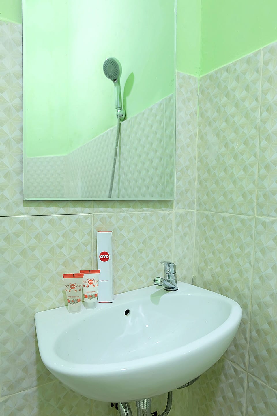 Shower, towels