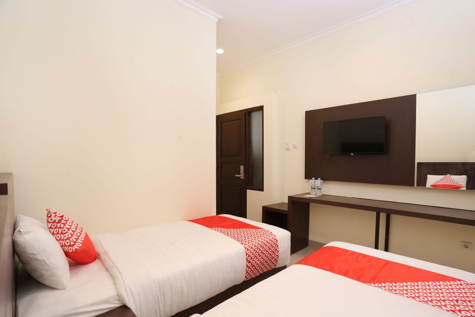 Deluxe Twin Room | Desk, soundproofing, free WiFi, bed sheets