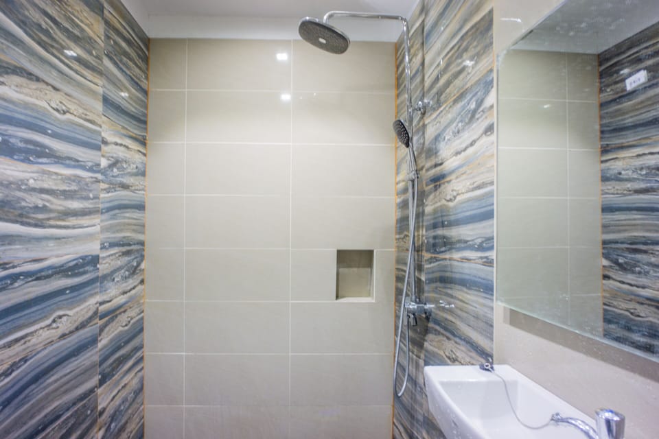 Shower, towels