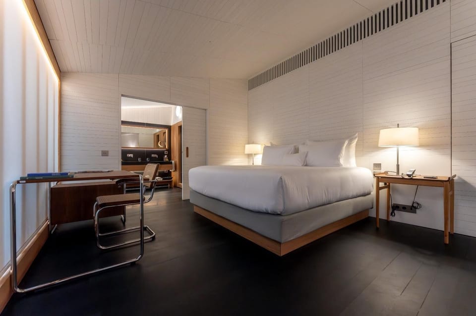 Luxury Suite, Garden View | Egyptian cotton sheets, premium bedding, minibar, in-room safe