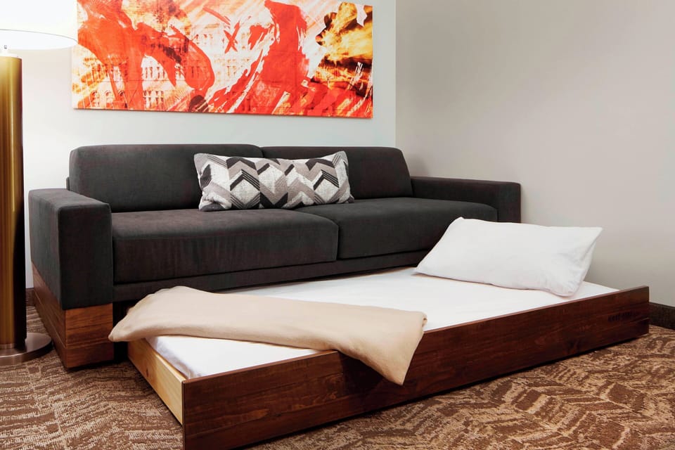 Pillowtop beds, in-room safe, desk, laptop workspace
