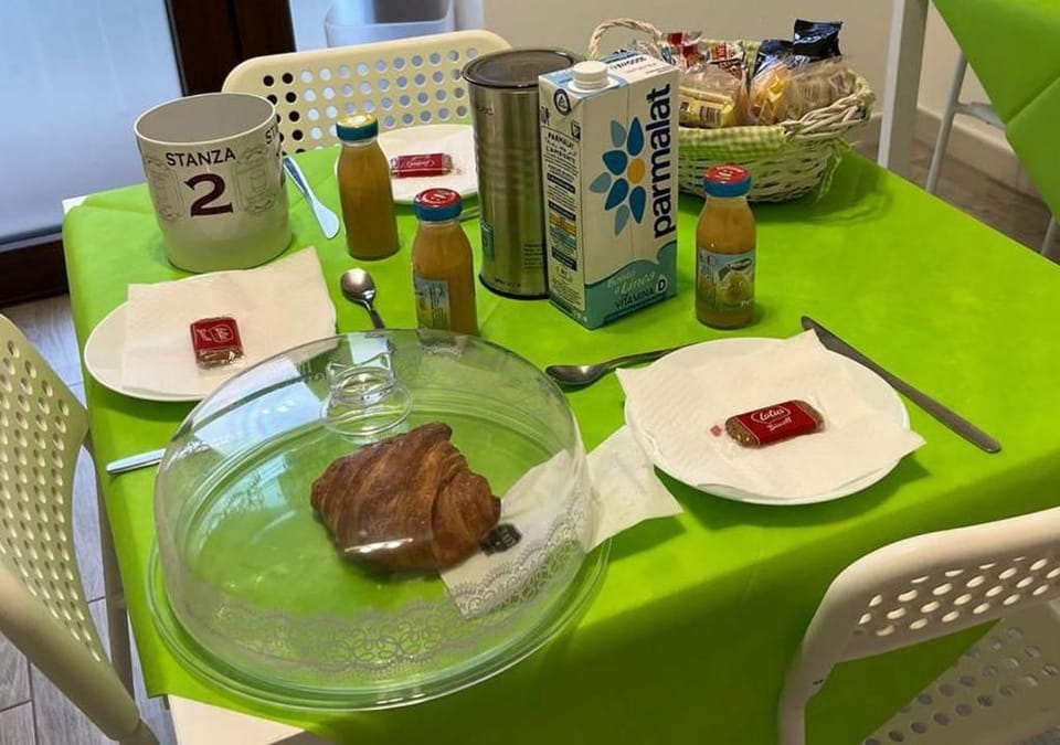 Free local cuisine breakfast