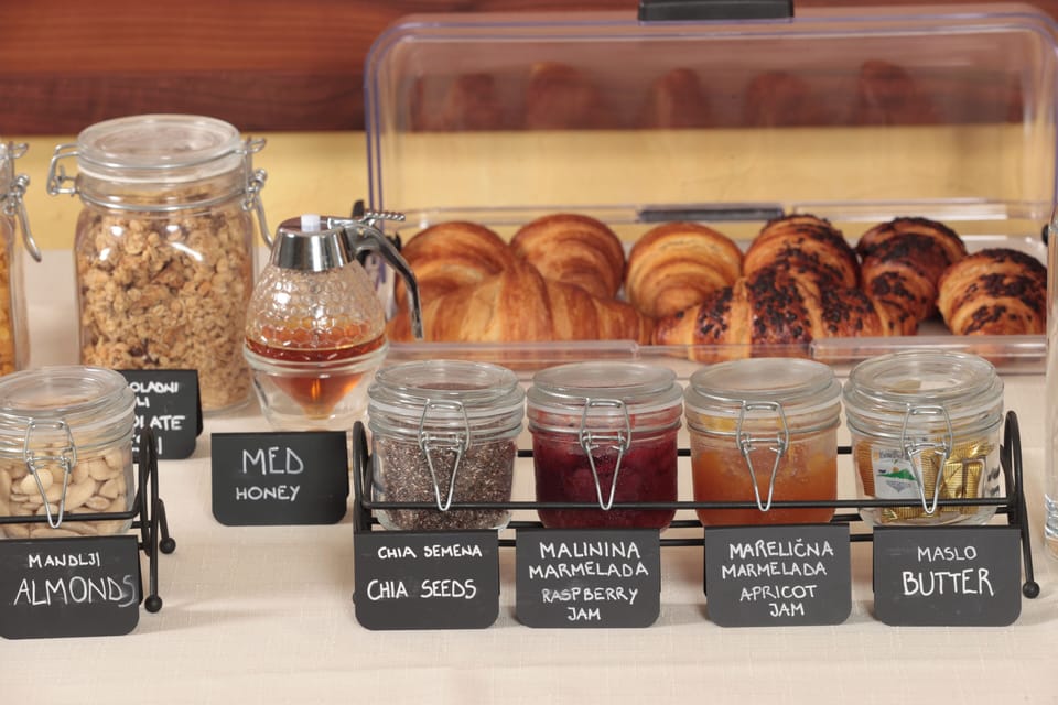 Daily buffet breakfast for a fee