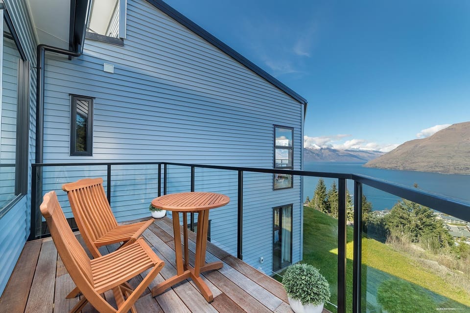 Private 1 Bedroom Apartment | Balcony