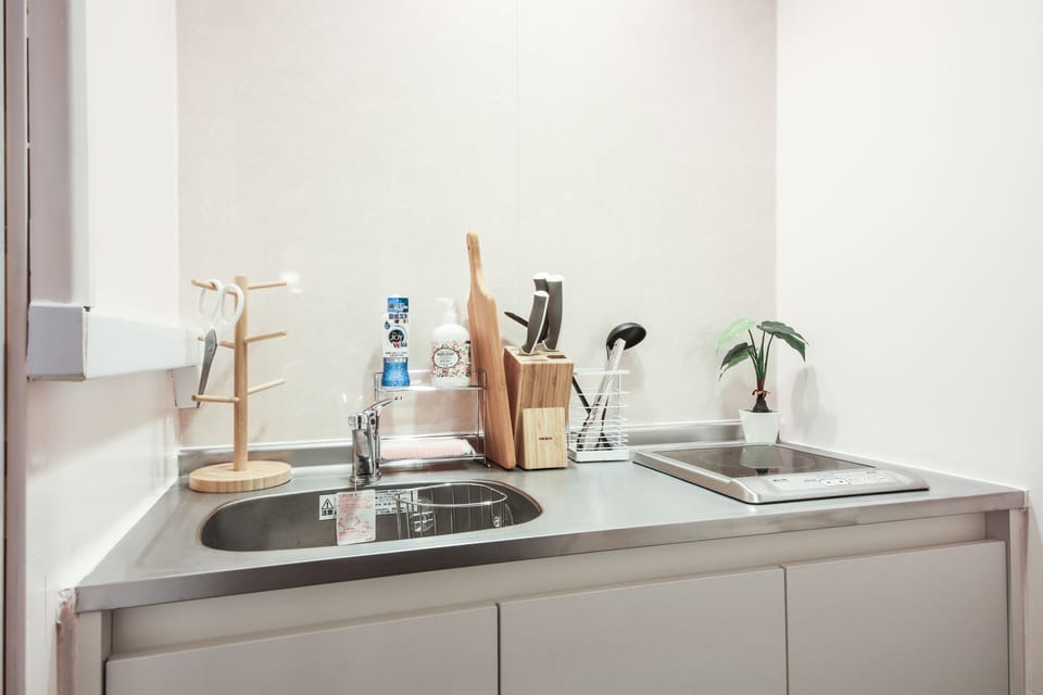 Privately Reserved for 7th Floor | Private kitchenette | Fridge, microwave, stovetop, cookware/dishes/utensils