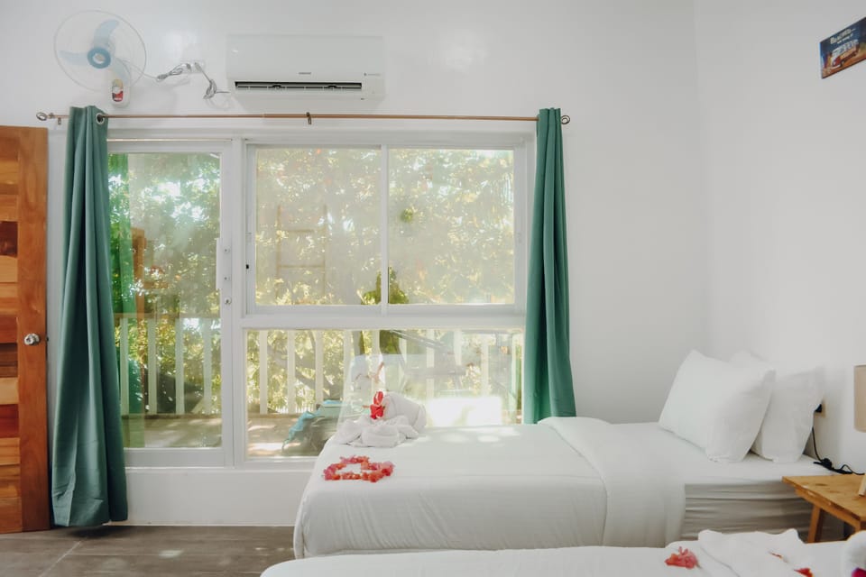 Deluxe Twin Room, Partial Sea View | Free WiFi