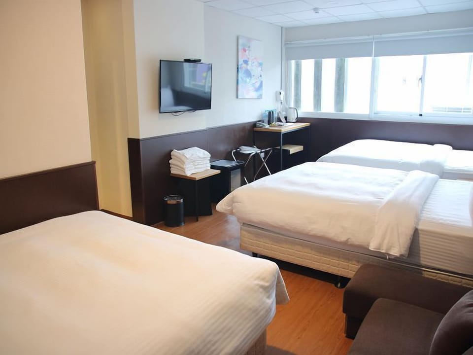 Superior Family Room | Blackout drapes, free WiFi, bed sheets