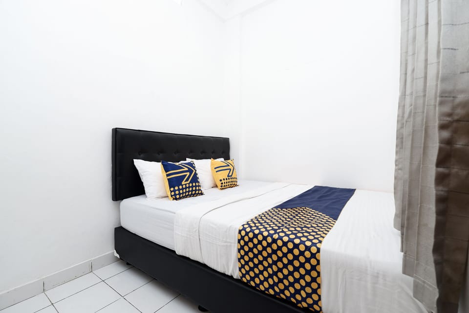 Basic Double Room | Free WiFi, bed sheets
