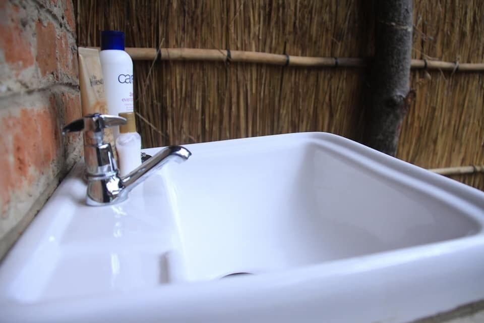 Basic Shared Dormitory, Mixed Dorm (Kilimanjaro) | Bathroom sink