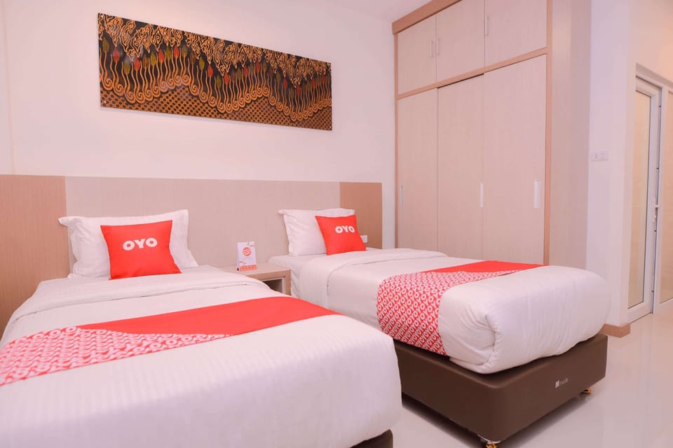 Deluxe Twin Room | Desk, WiFi (free), bed sheets