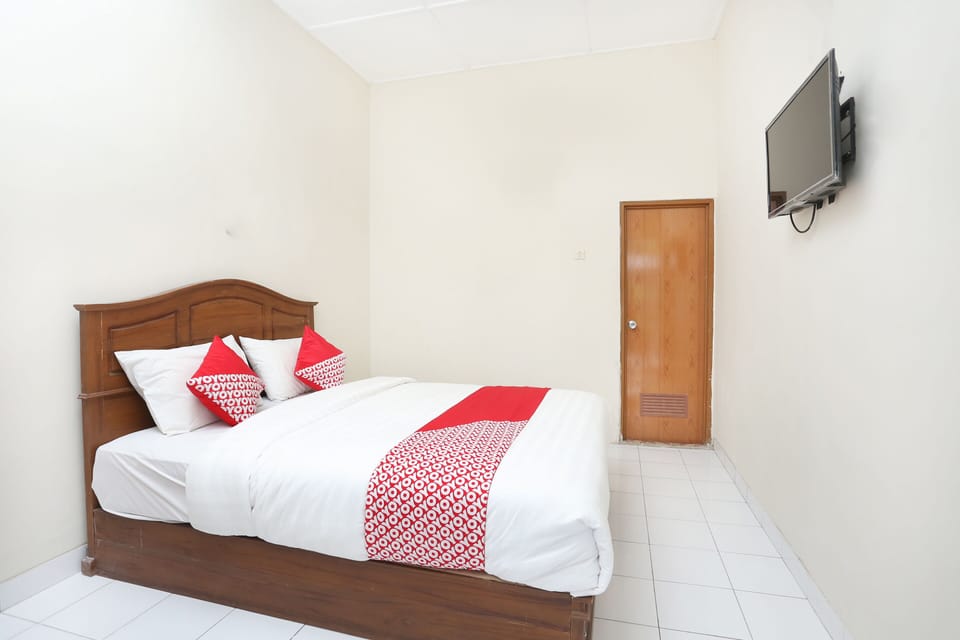 Standard Double Room | Desk, free WiFi, bed sheets