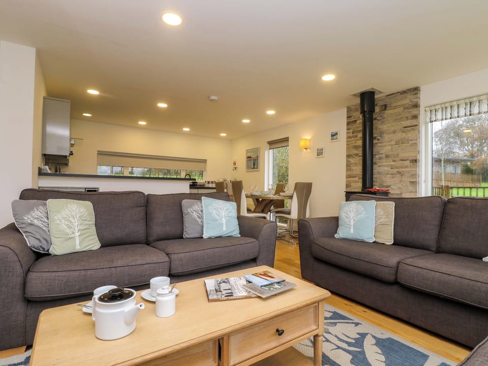 Cottage | Living area | TV