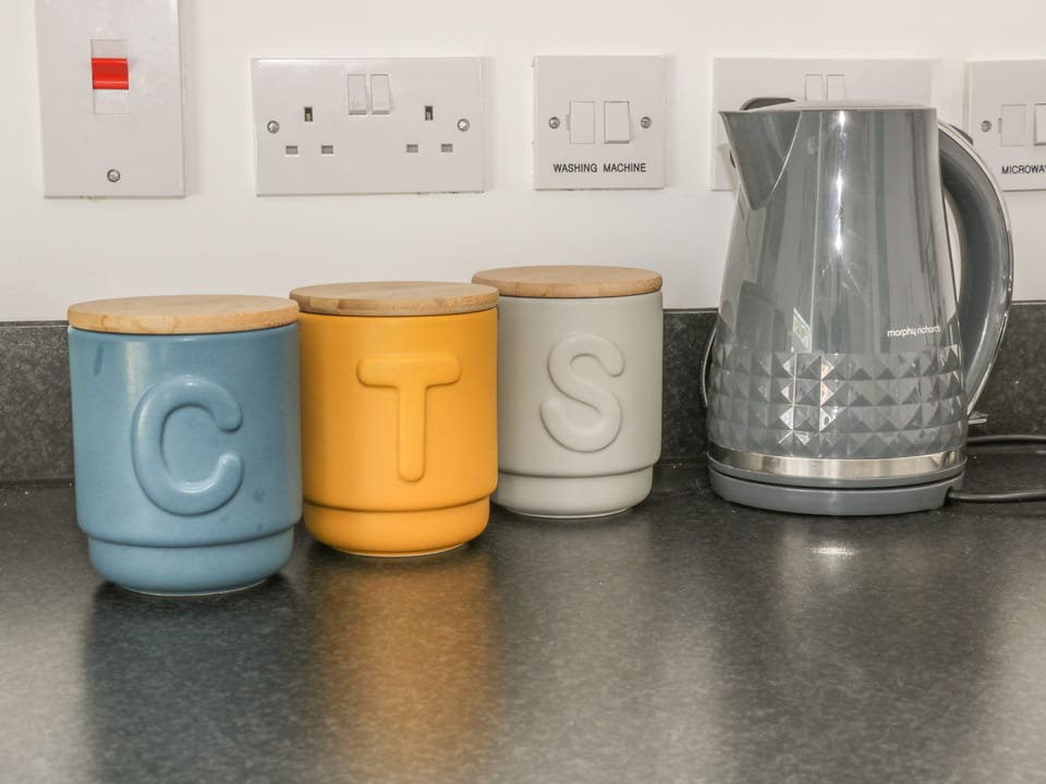 Cottage | Private kitchen | Fridge, microwave, dishwasher, highchair