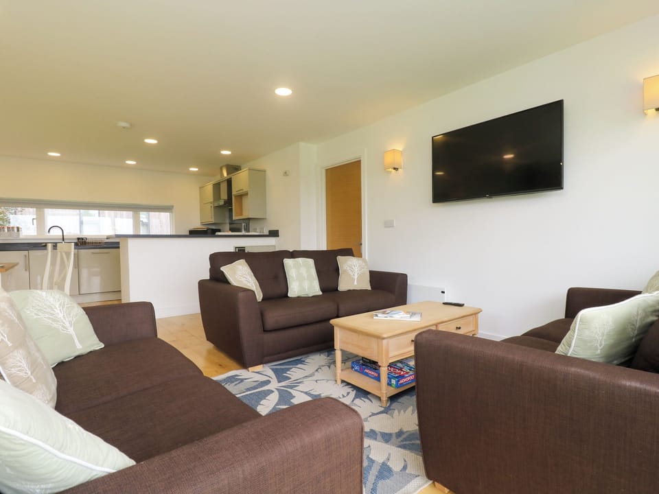 Cottage | Living area | Fireplace