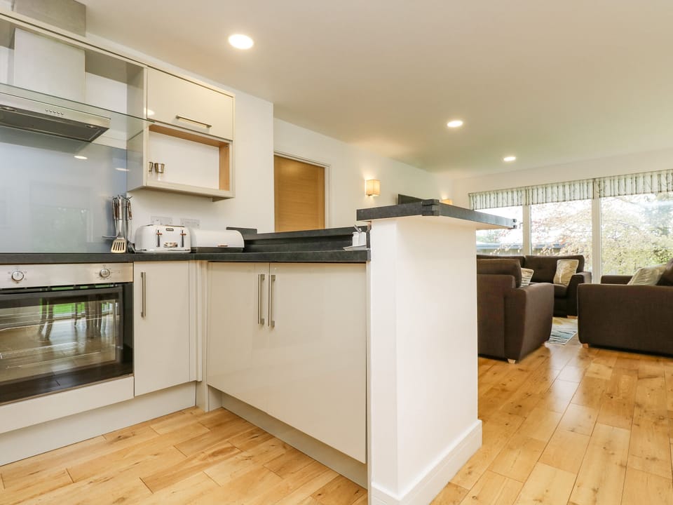 Cottage | Private kitchen | Fridge, microwave, dishwasher, cookware/dishes/utensils