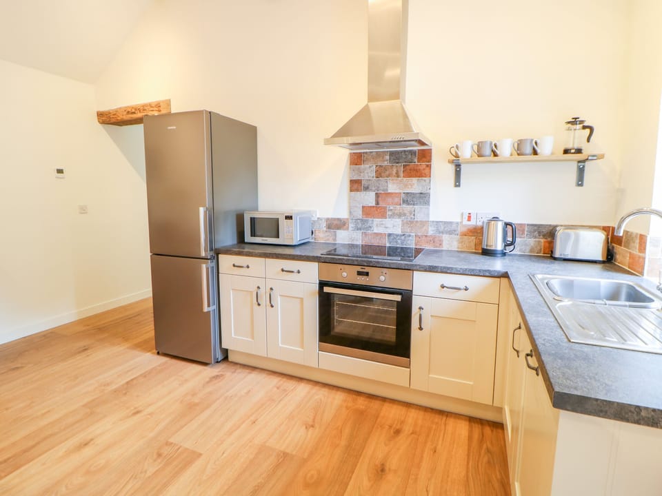 Cottage | Private kitchen | Fridge, microwave, dishwasher, electric kettle