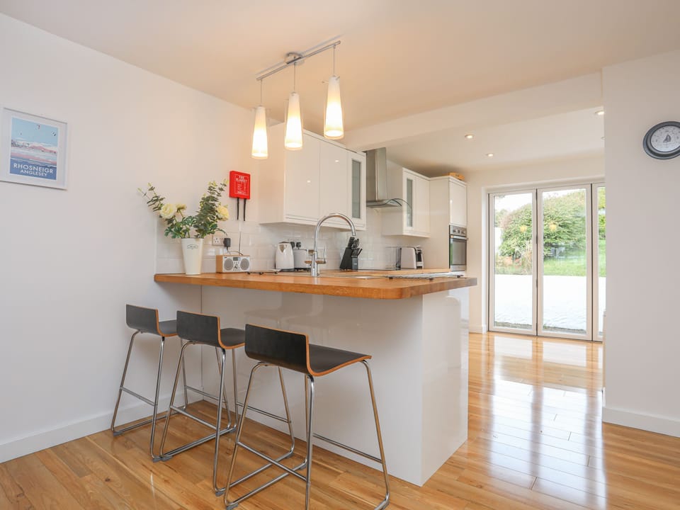 Cottage | Interior
