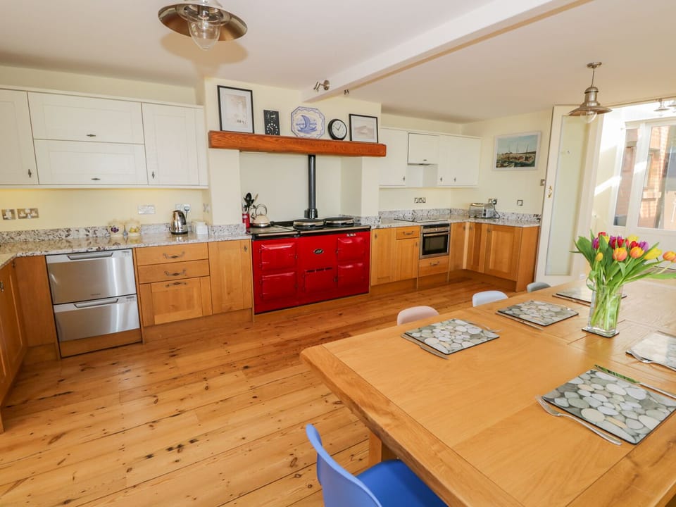 Cottage | Interior