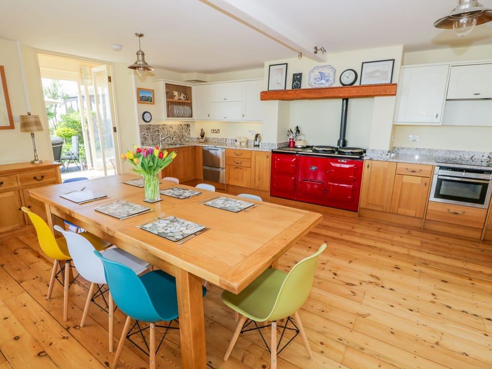 Cottage | Interior