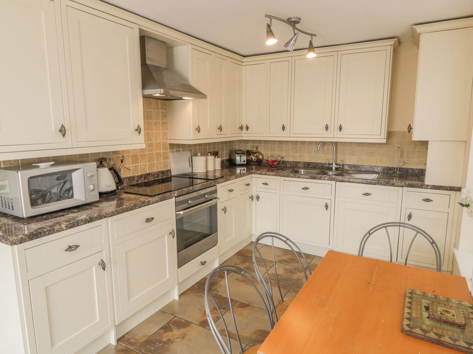 Cottage | Interior