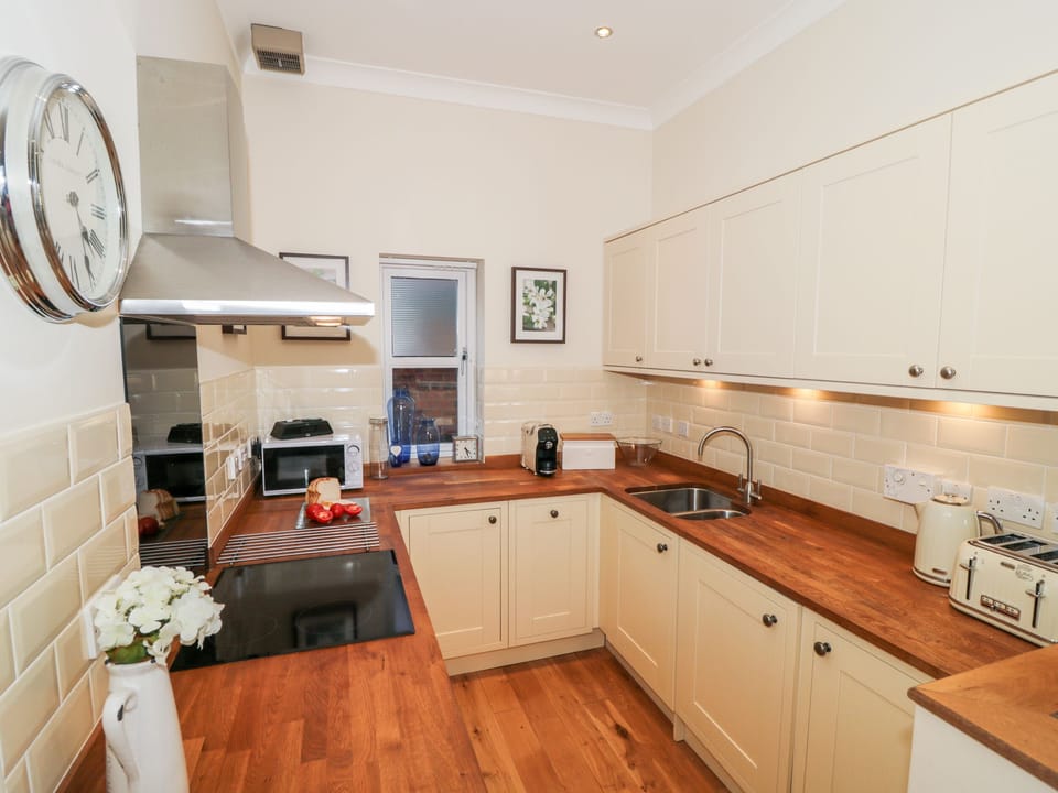 Cottage | Private kitchen | Cookware/dishes/utensils