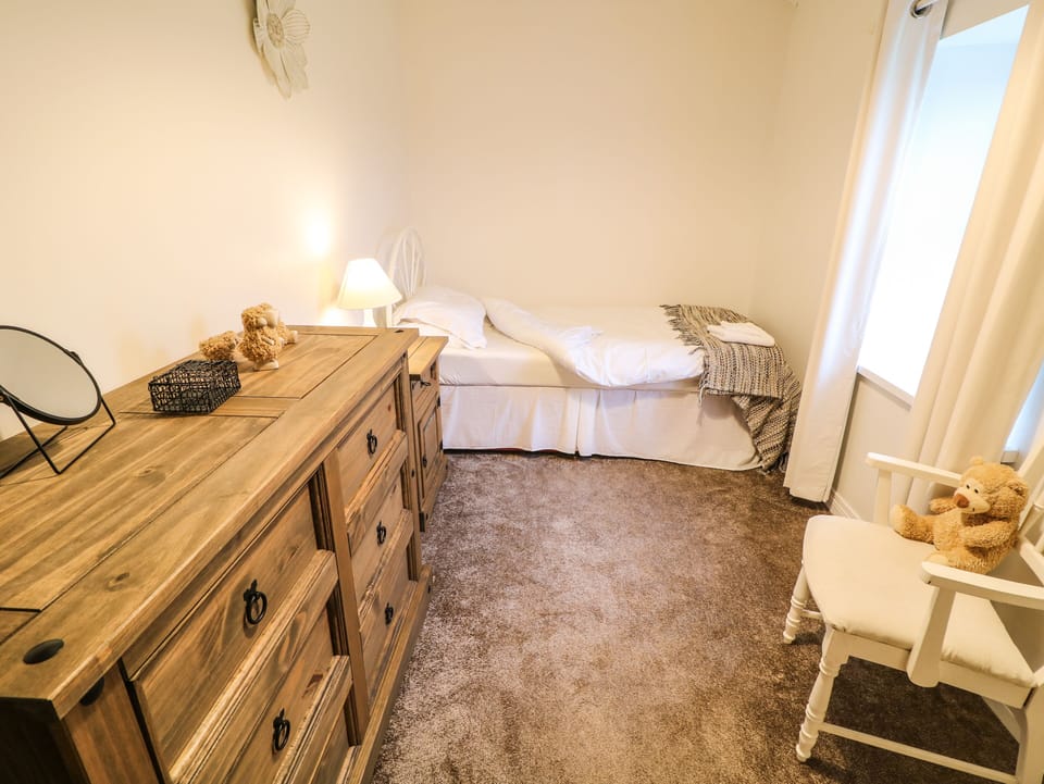 Cottage | 3 bedrooms, individually decorated, individually furnished, free WiFi