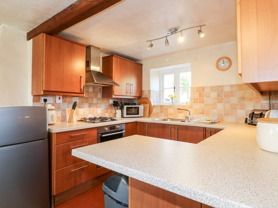 Microwave, dishwasher, electric kettle, toaster