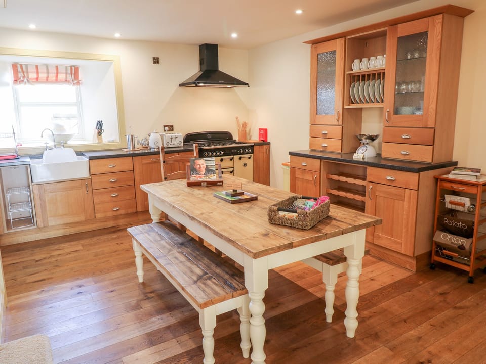 Cottage | Interior
