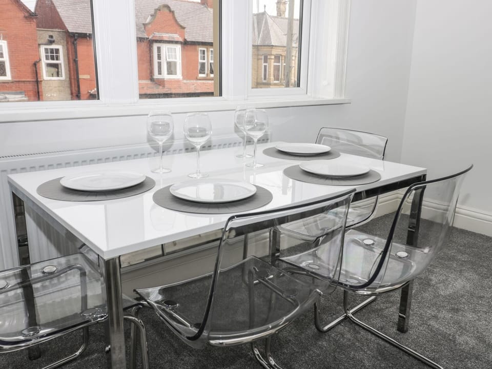 Cottage | Private kitchen | Microwave, stovetop, highchair, cookware/dishes/utensils