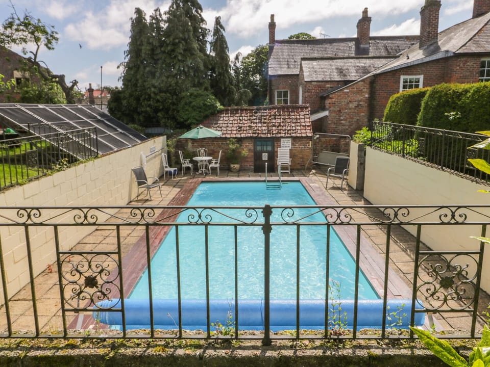 Cottage | Pool