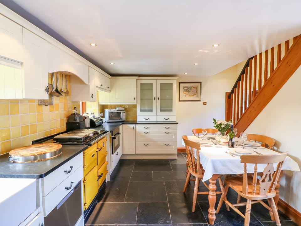 Cottage | Interior