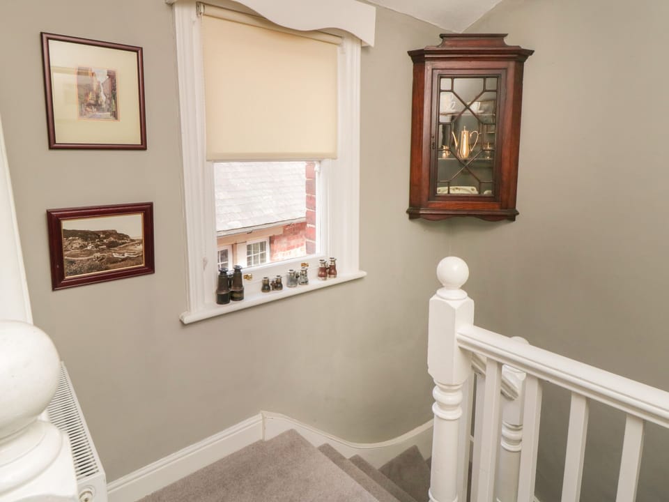 Cottage | 4 bedrooms, WiFi (free), individually decorated, individually furnished