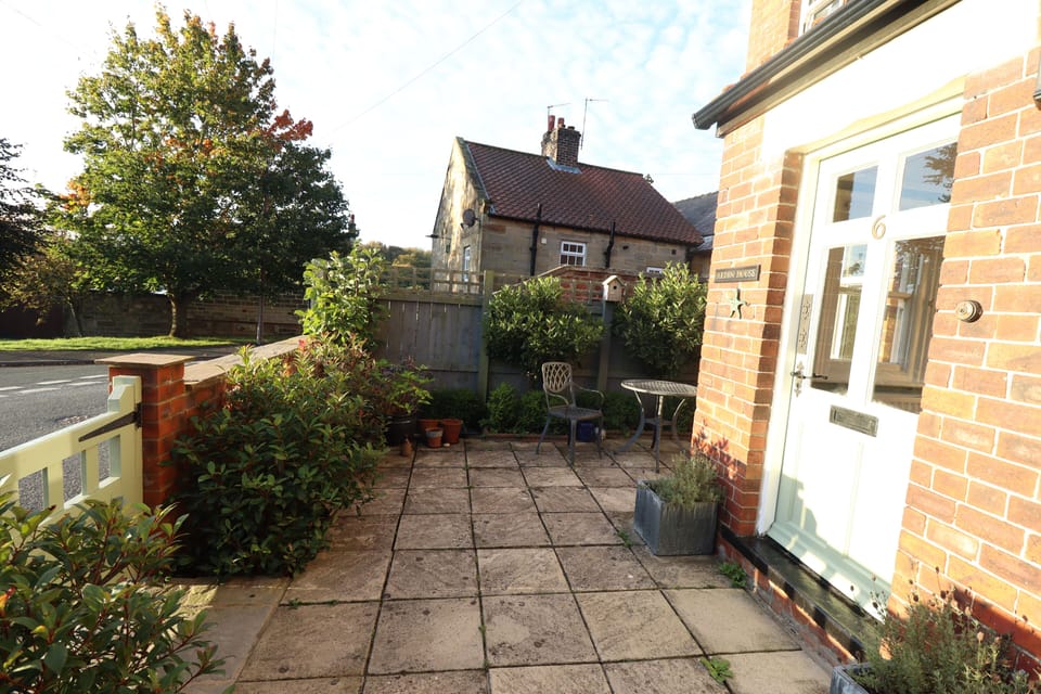 Cottage | Property grounds