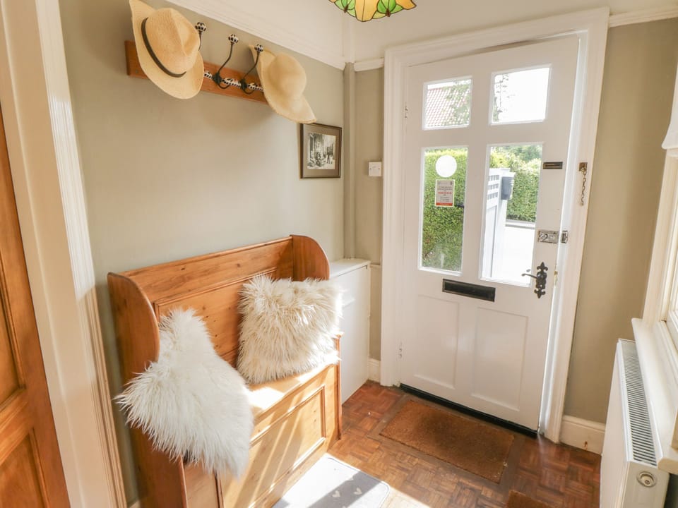 Cottage | Living room | TV