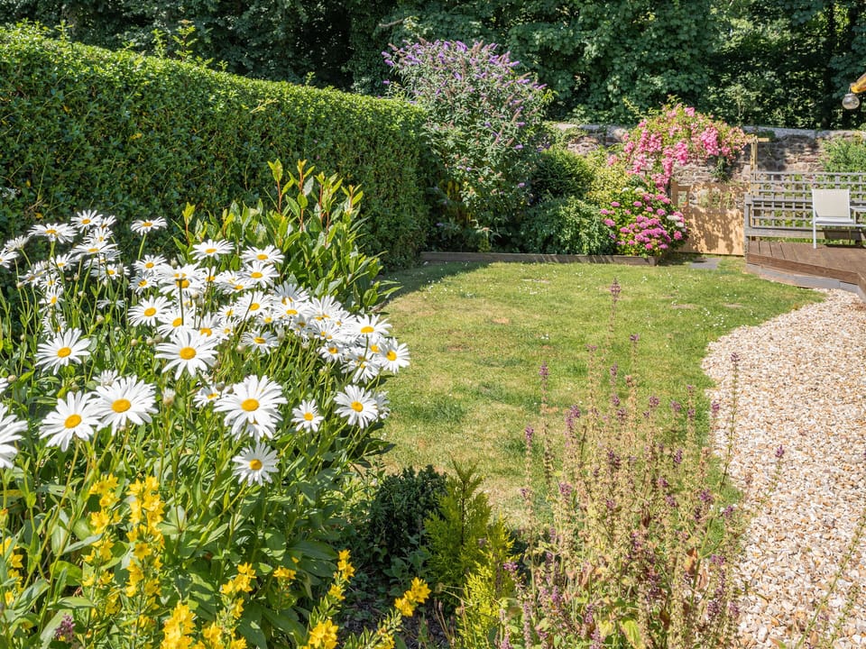 Cottage | Property grounds