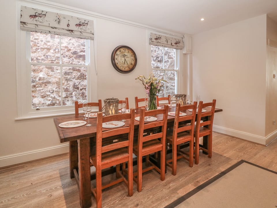 Cottage | Dining