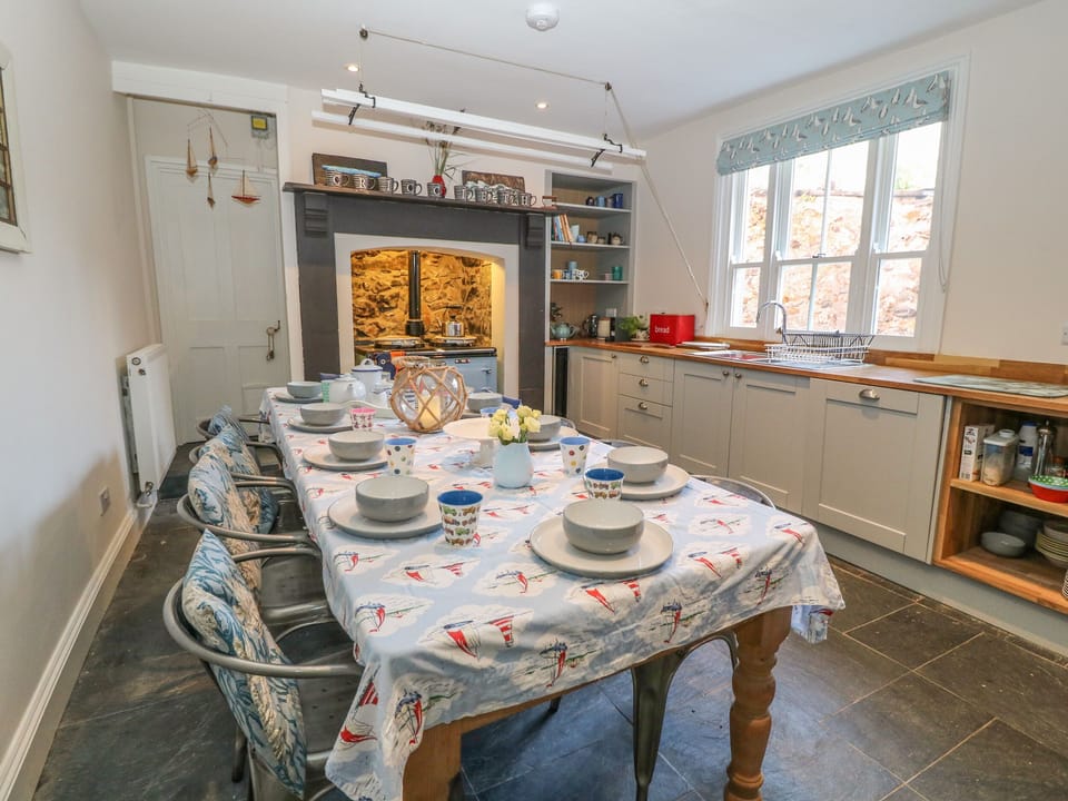 Cottage | Interior