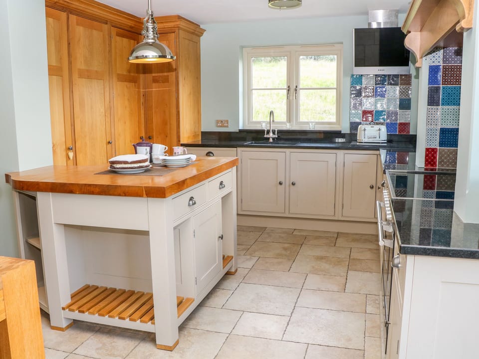 Cottage | Private kitchen | Cookware/dishes/utensils