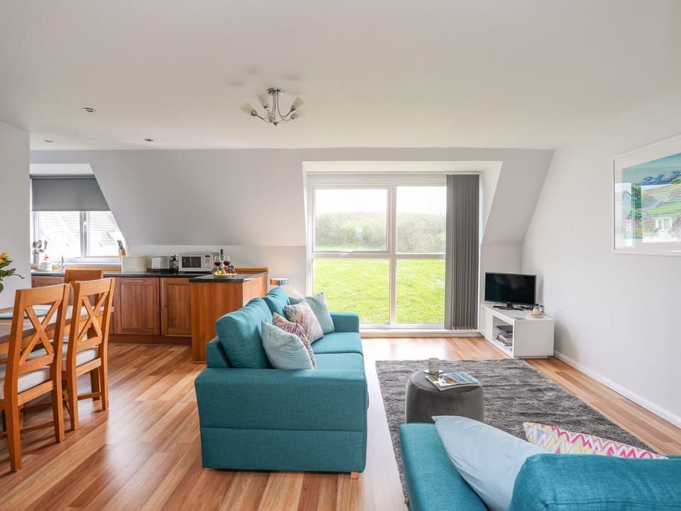 Cottage | Living area | TV