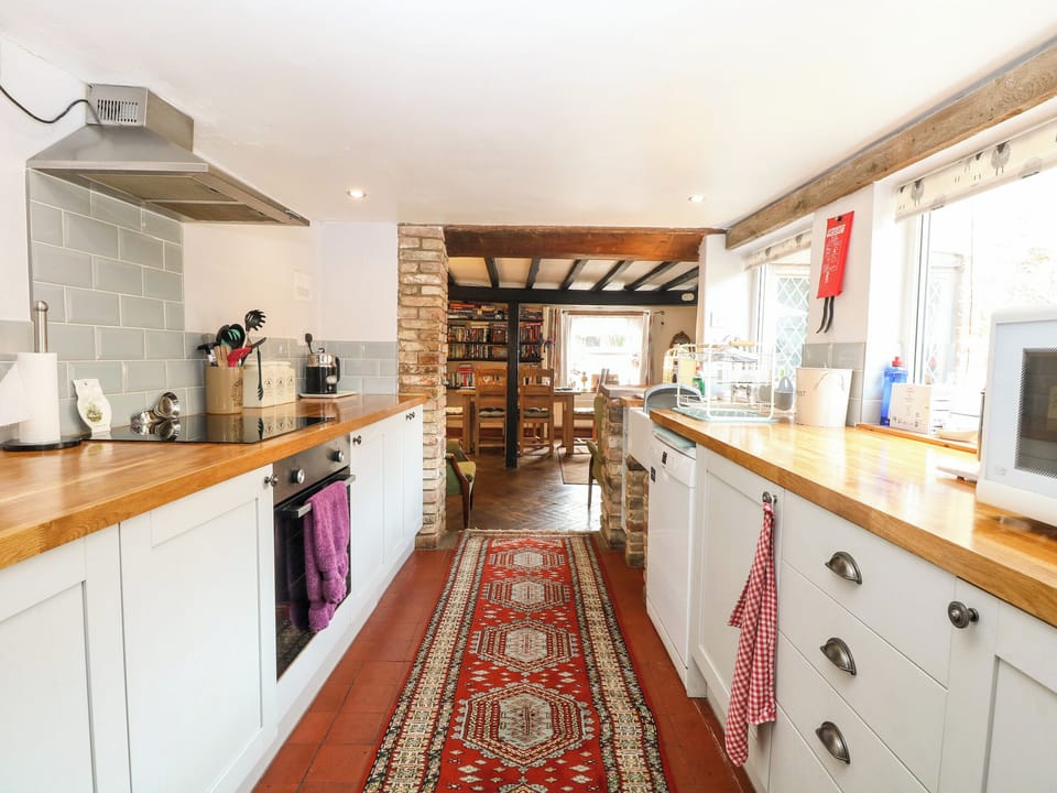 Cottage | Private kitchen | Fridge, dishwasher, highchair, cookware/dishes/utensils