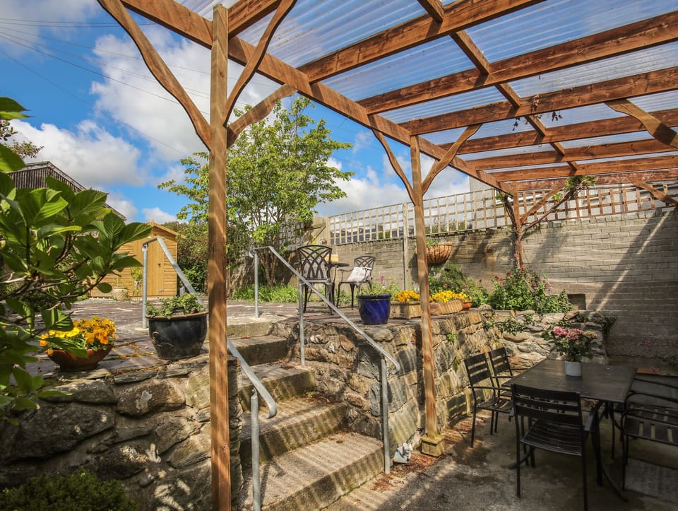 Cottage | Balcony