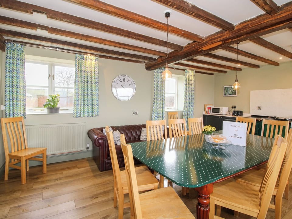 Cottage | Dining
