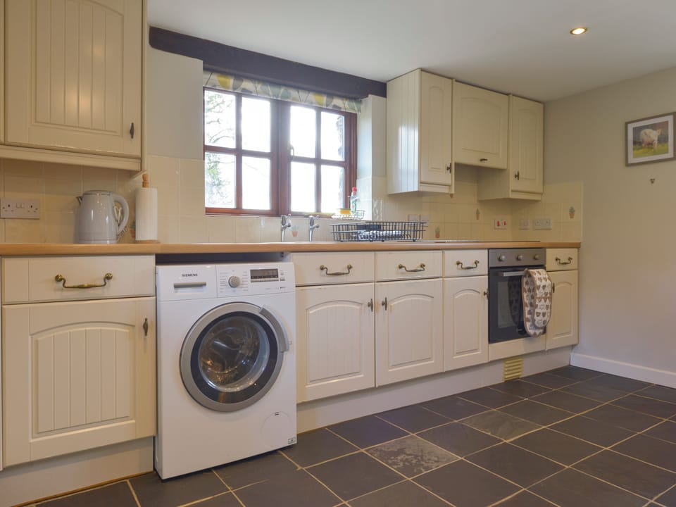 Cottage | Private kitchen | Cookware/dishes/utensils