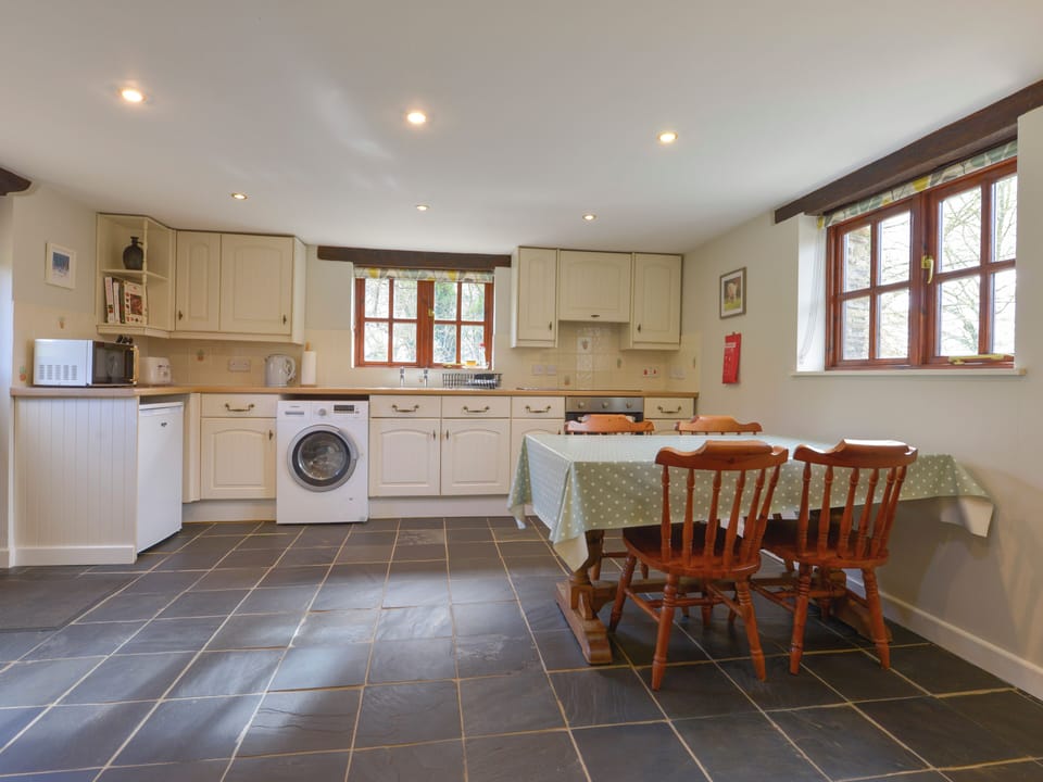 Cottage | Private kitchen | Cookware/dishes/utensils